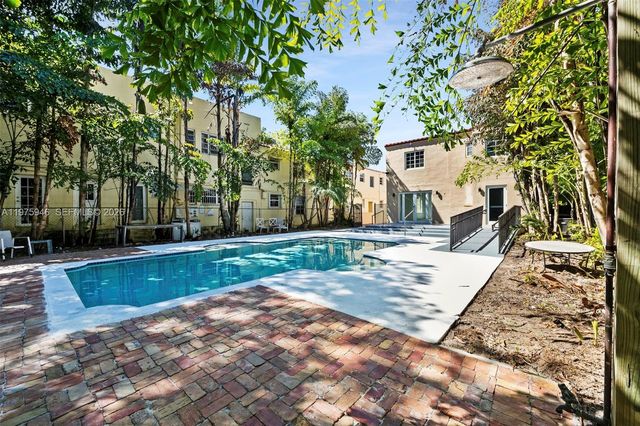 1545 Meridian Ave, Miami Beach, FL 33139