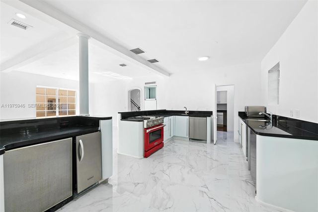 1545 Meridian Ave, Miami Beach, FL 33139