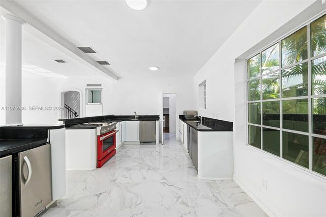 1545 Meridian Ave, Miami Beach, FL 33139