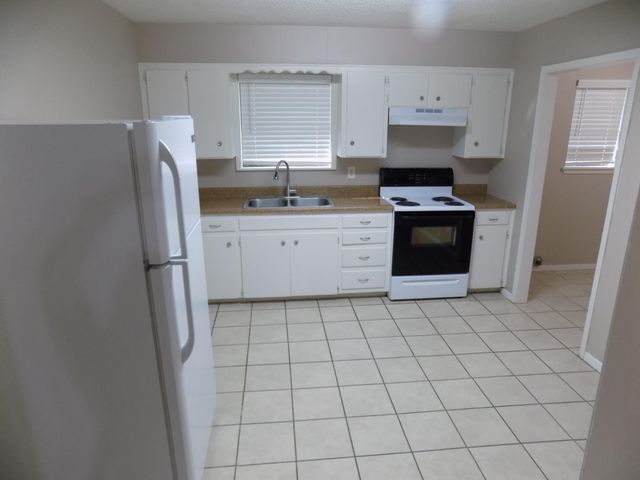 706 E Highland Boulevard, San Angelo, TX 76903