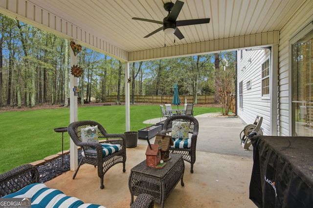 5 Riverside Drive, Sharpsburg, GA 30277