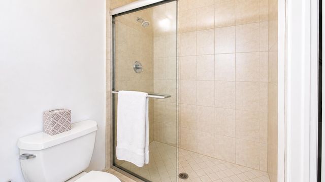 4001 HILLCREST Drive 705, Hollywood, FL 33021