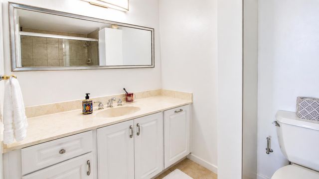 4001 HILLCREST Drive 705, Hollywood, FL 33021