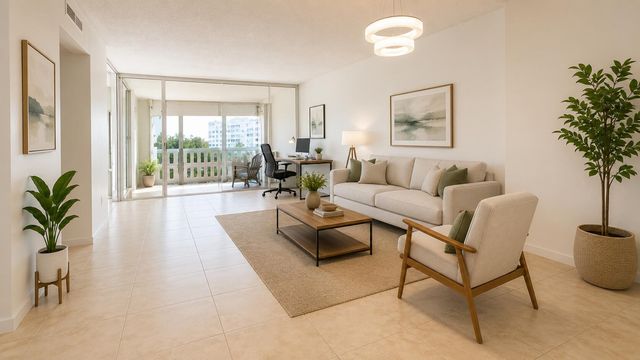 4001 HILLCREST Drive 705, Hollywood, FL 33021