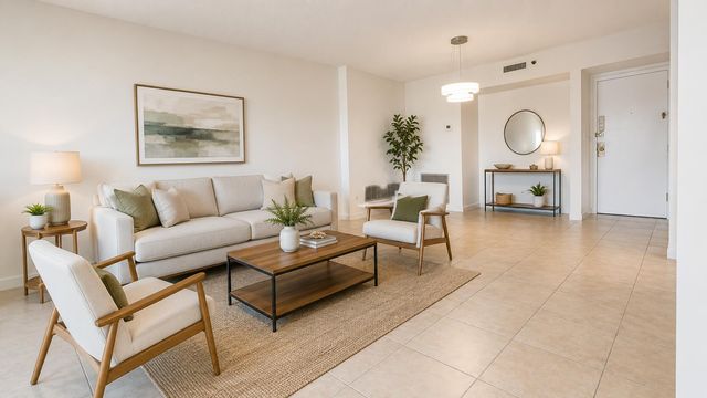 4001 HILLCREST Drive 705, Hollywood, FL 33021