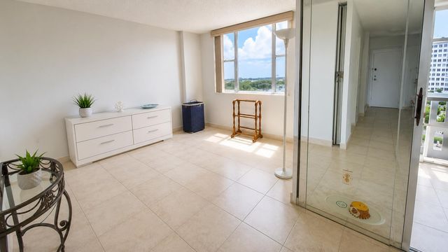 4001 HILLCREST Drive 705, Hollywood, FL 33021