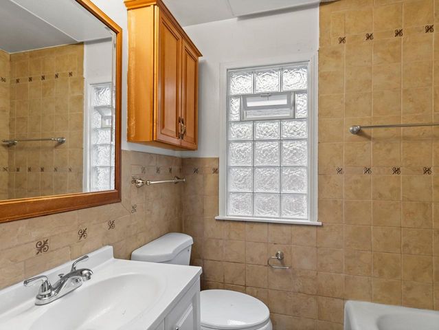 4820 N 65th STREET, Milwaukee, WI 53218