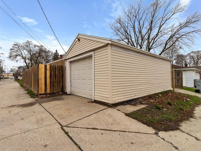 4820 N 65th STREET, Milwaukee, WI 53218