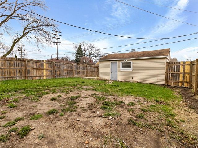 4820 N 65th STREET, Milwaukee, WI 53218
