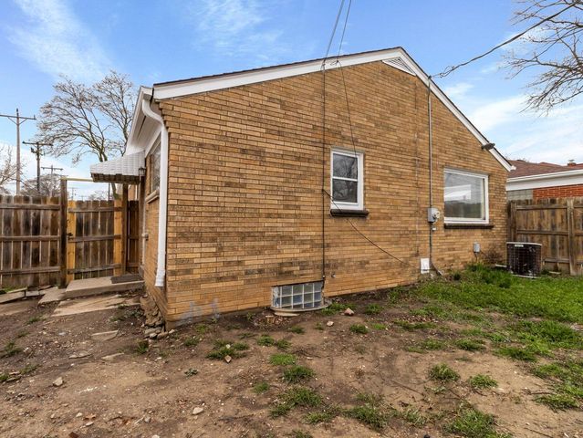 4820 N 65th STREET, Milwaukee, WI 53218