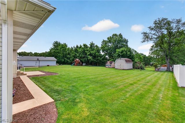 5732 Perry Hills Drive SW, Canton, OH 44706