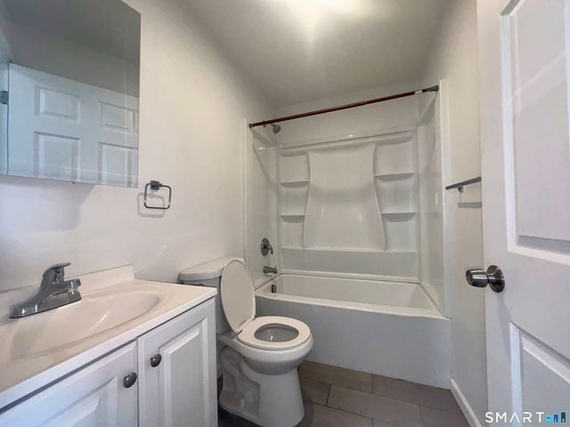 22 Brewster Street 3 Floor, Waterbury, CT 06704