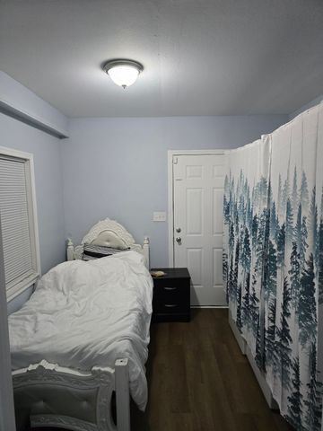 668 M L King Boulevard, Midway, FL 32343