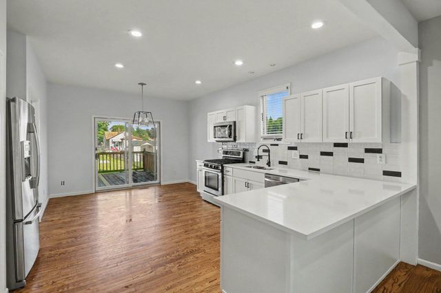 3944 Ziegler Street, Dearborn Heights City, MI 48125