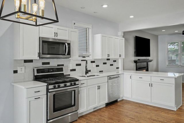 3944 Ziegler Street, Dearborn Heights City, MI 48125