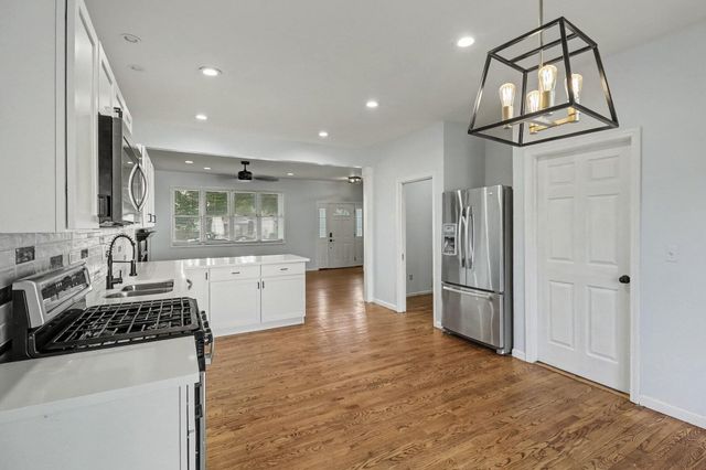 3944 Ziegler Street, Dearborn Heights City, MI 48125