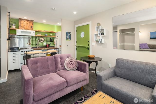 4977 19th Avenue S, Seattle, WA 98108