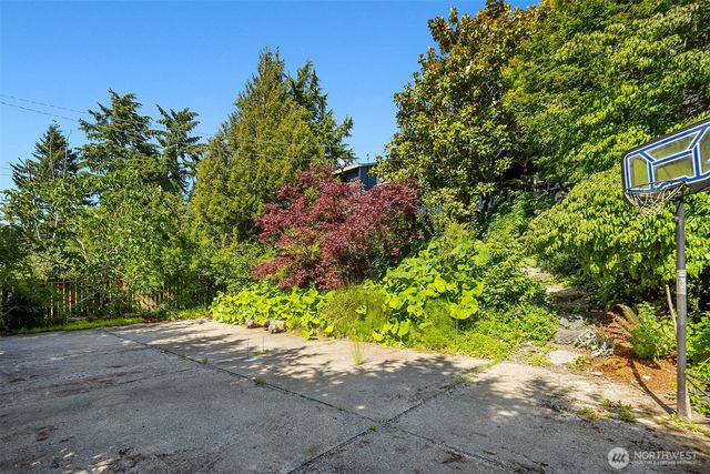 4977 19th Avenue S, Seattle, WA 98108
