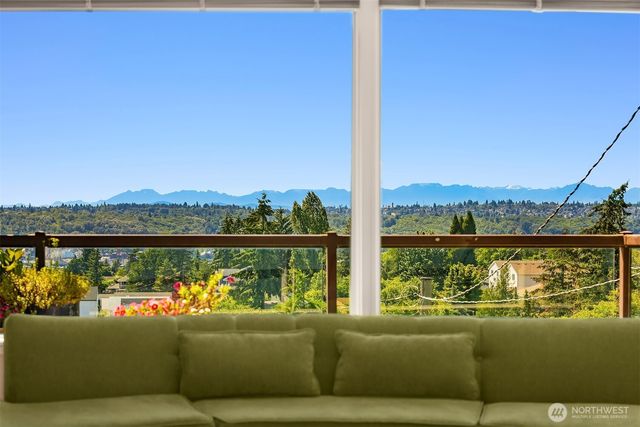 4977 19th Avenue S, Seattle, WA 98108