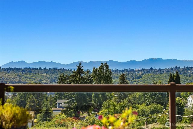 4977 19th Avenue S, Seattle, WA 98108