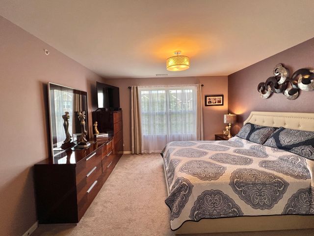 8537 Grove Street, Morton Grove, IL 60053