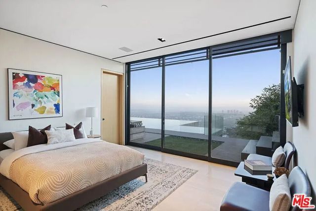 8790 Appian Way, Los Angeles, CA 90046