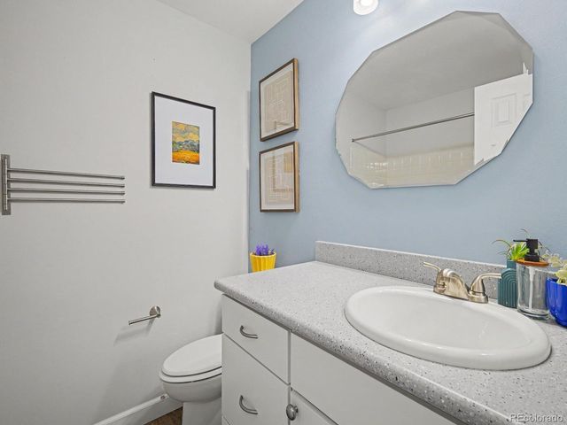 3030 S Macon Cir, Aurora, CO 80014