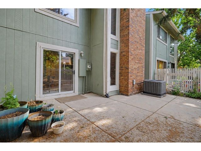 3030 S Macon Cir, Aurora, CO 80014