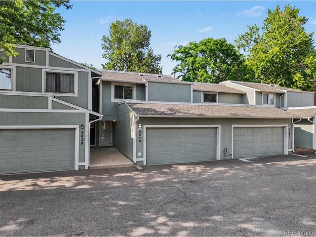 3030 S Macon Cir, Aurora, CO 80014