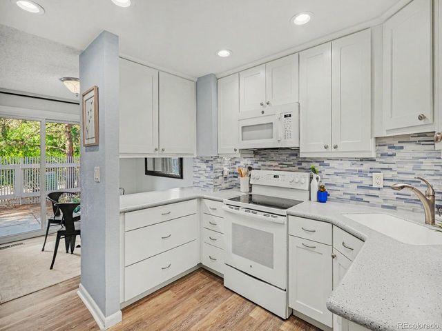 3030 S Macon Cir, Aurora, CO 80014