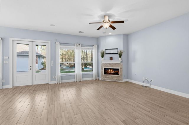 34 Brookefield Circle, Magnolia, TX 77355