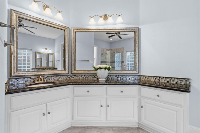 34 Brookefield Circle, Magnolia, TX 77355