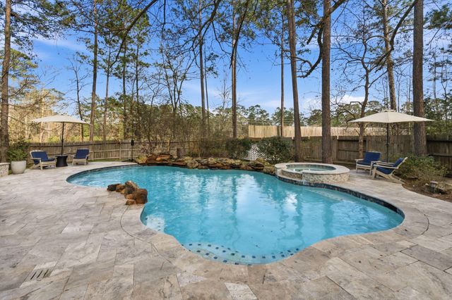 34 Brookefield Circle, Magnolia, TX 77355