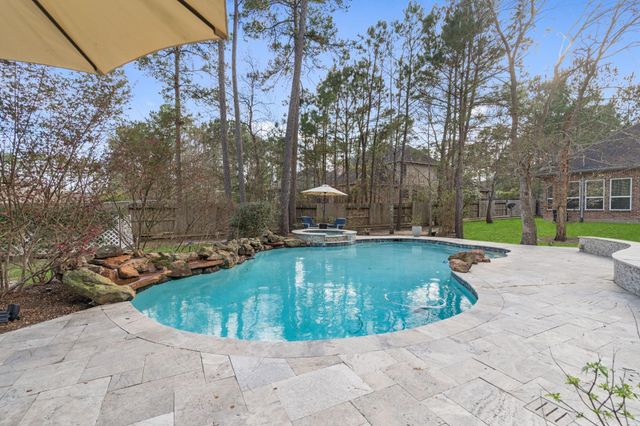 34 Brookefield Circle, Magnolia, TX 77355