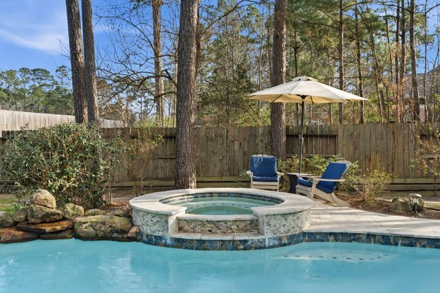 34 Brookefield Circle, Magnolia, TX 77355