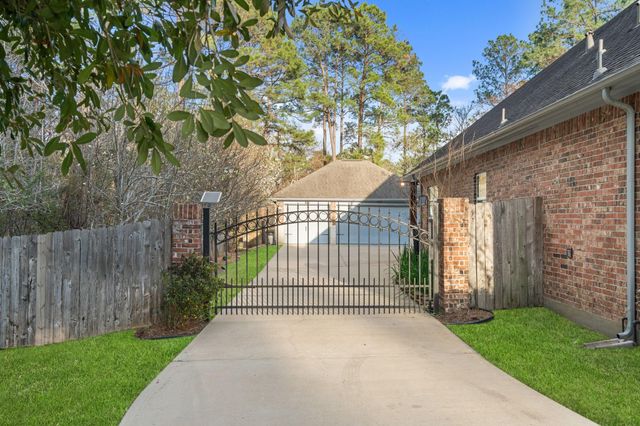 34 Brookefield Circle, Magnolia, TX 77355