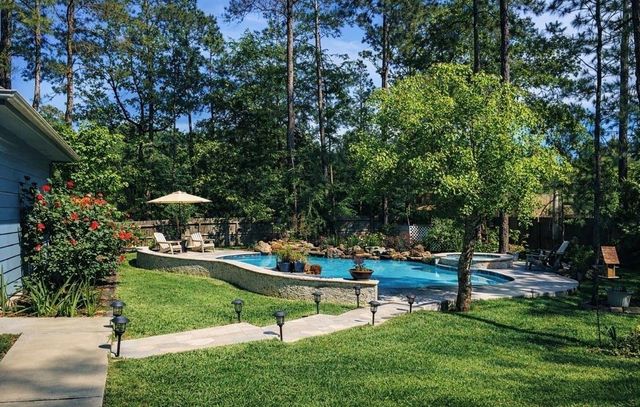 34 Brookefield Circle, Magnolia, TX 77355