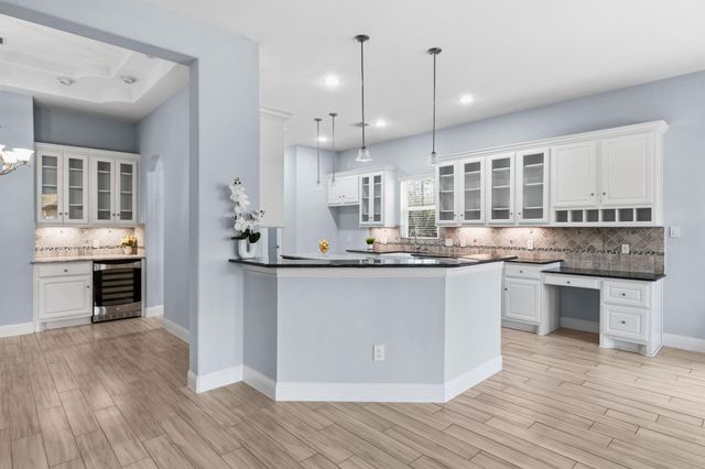 34 Brookefield Circle, Magnolia, TX 77355