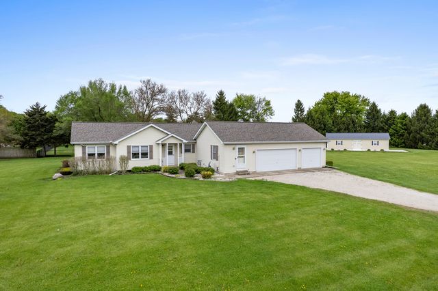 460 E Railroad Avenue, Leland, IL 60531