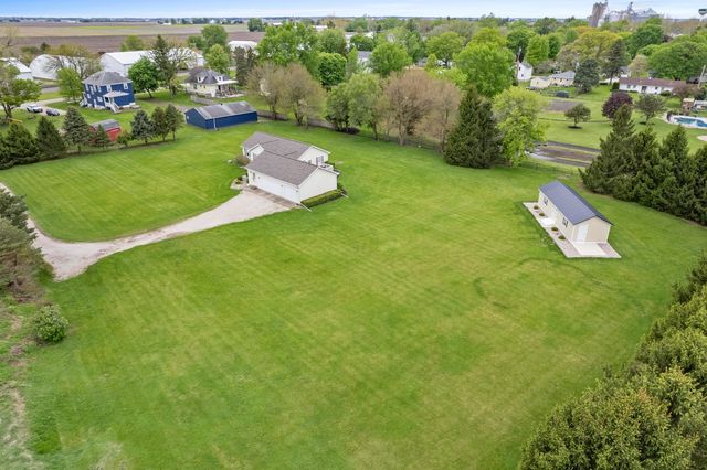 460 E Railroad Avenue, Leland, IL 60531