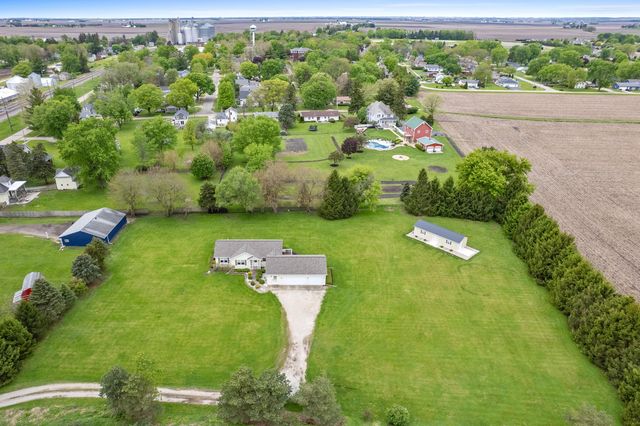460 E Railroad Avenue, Leland, IL 60531