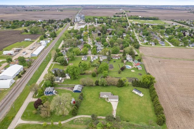 460 E Railroad Avenue, Leland, IL 60531