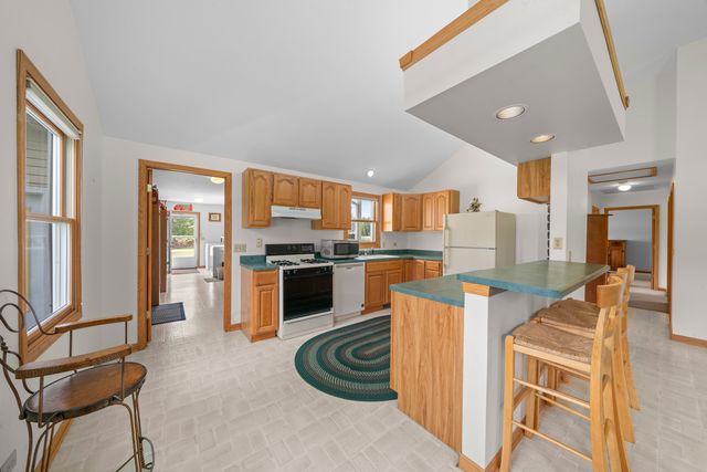 460 E Railroad Avenue, Leland, IL 60531