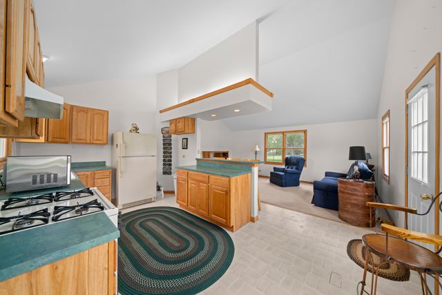 460 E Railroad Avenue, Leland, IL 60531