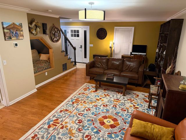 212 Alexandria Drive, Newburgh, IN 47630