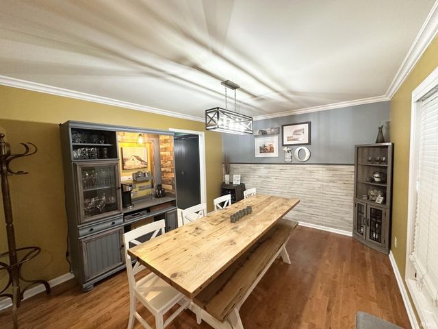 212 Alexandria Drive, Newburgh, IN 47630