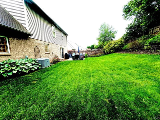 212 Alexandria Drive, Newburgh, IN 47630