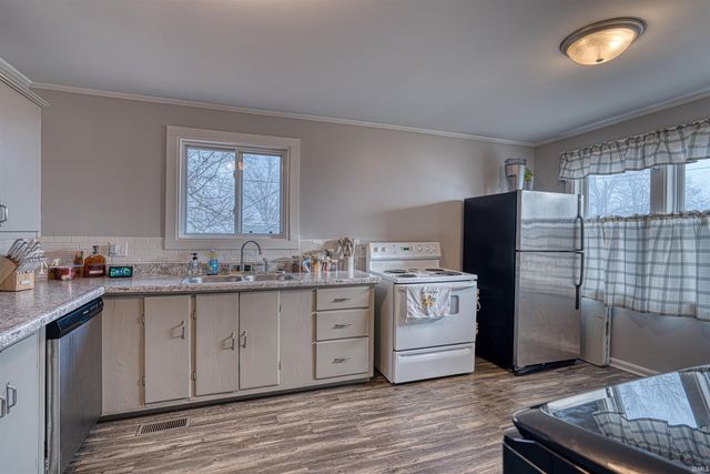 2120 Monroe Avenue, Evansville, IN 47714