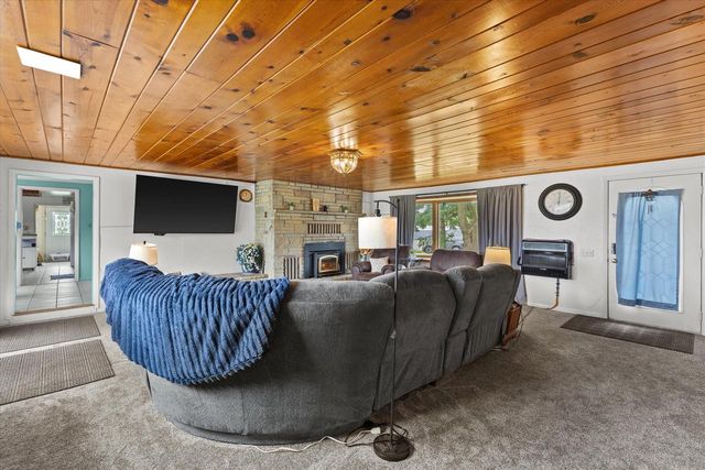 6335 Brever ROAD, Burlington, WI 53105