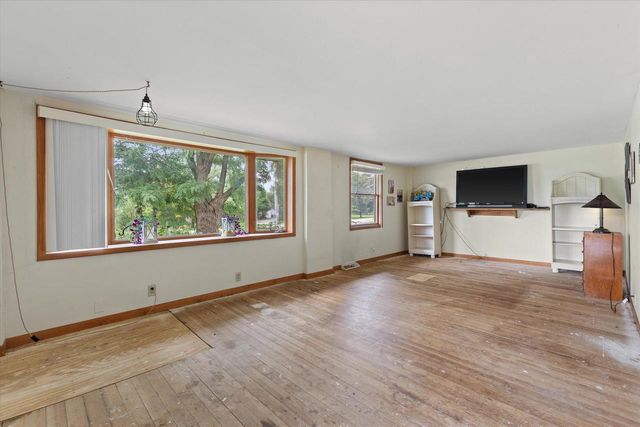 6335 Brever ROAD, Burlington, WI 53105